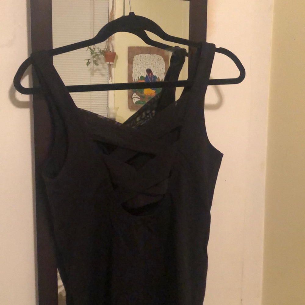 Lululemon crisscross tank